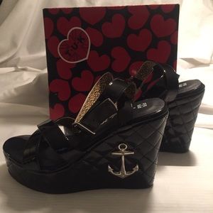 Platform wedge sandal